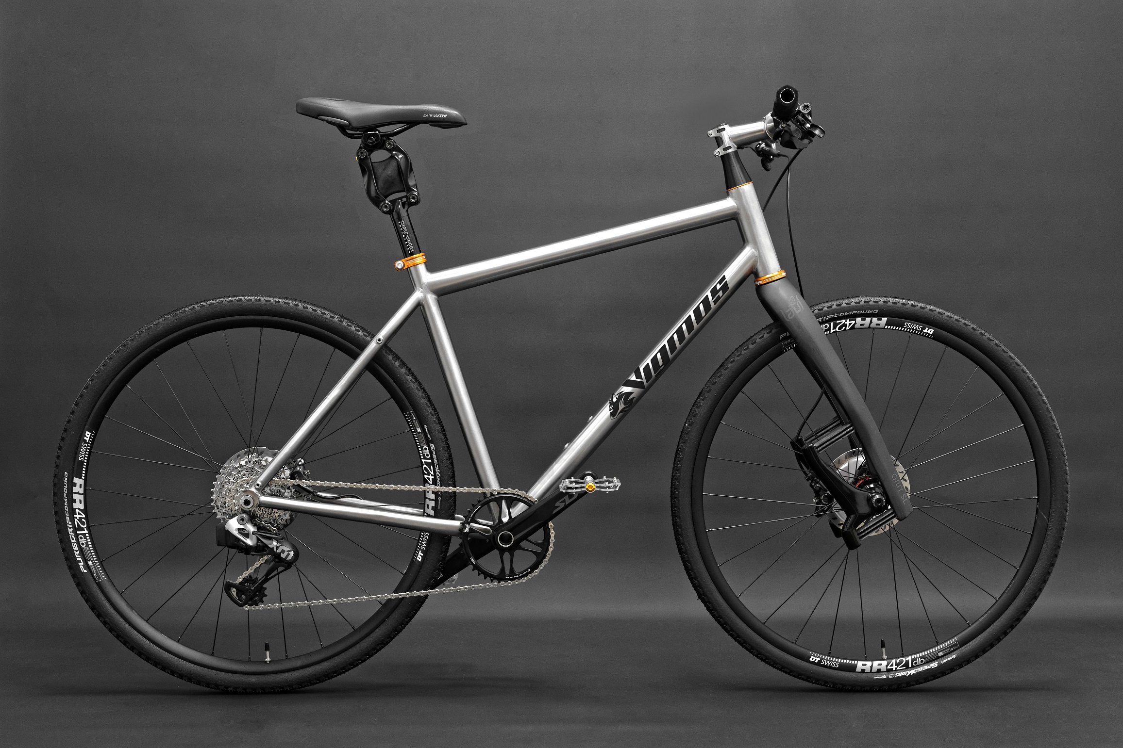 Laud-Gravel-bike-AXS-eagle-bike-titan