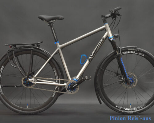 Pinion Trekking Rad mit 27,5er Federgabel..